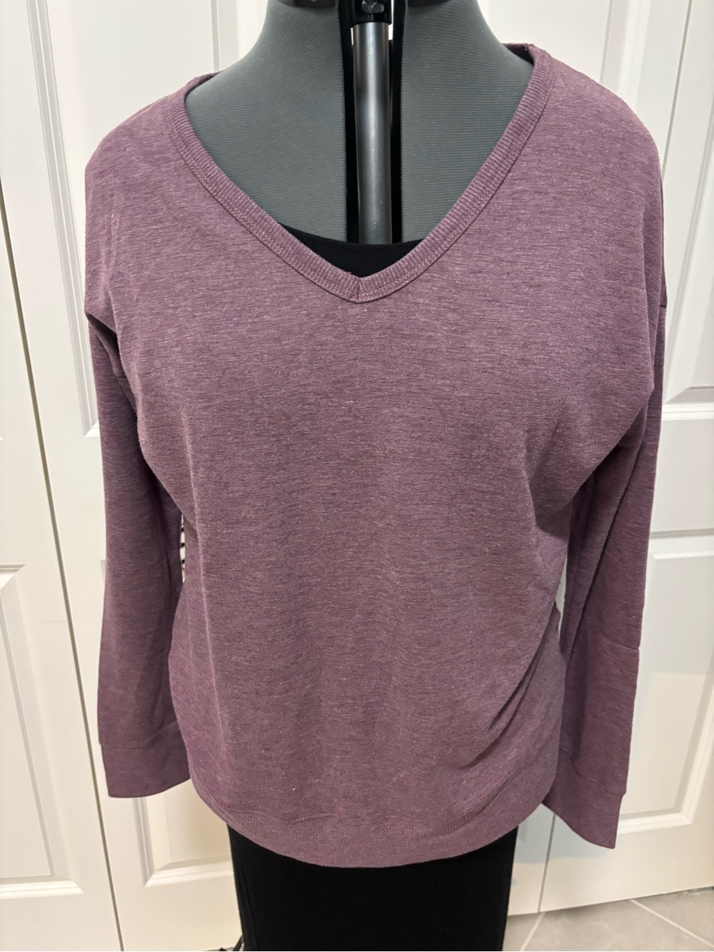 V-Neck Long Sleeve Pullover - Dusty Plum